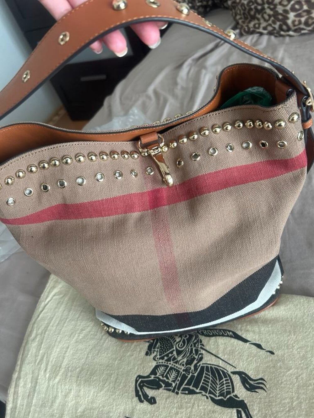 Burberry Authentic Ashby Hobo Nova Bag - Picture 4 of 13
